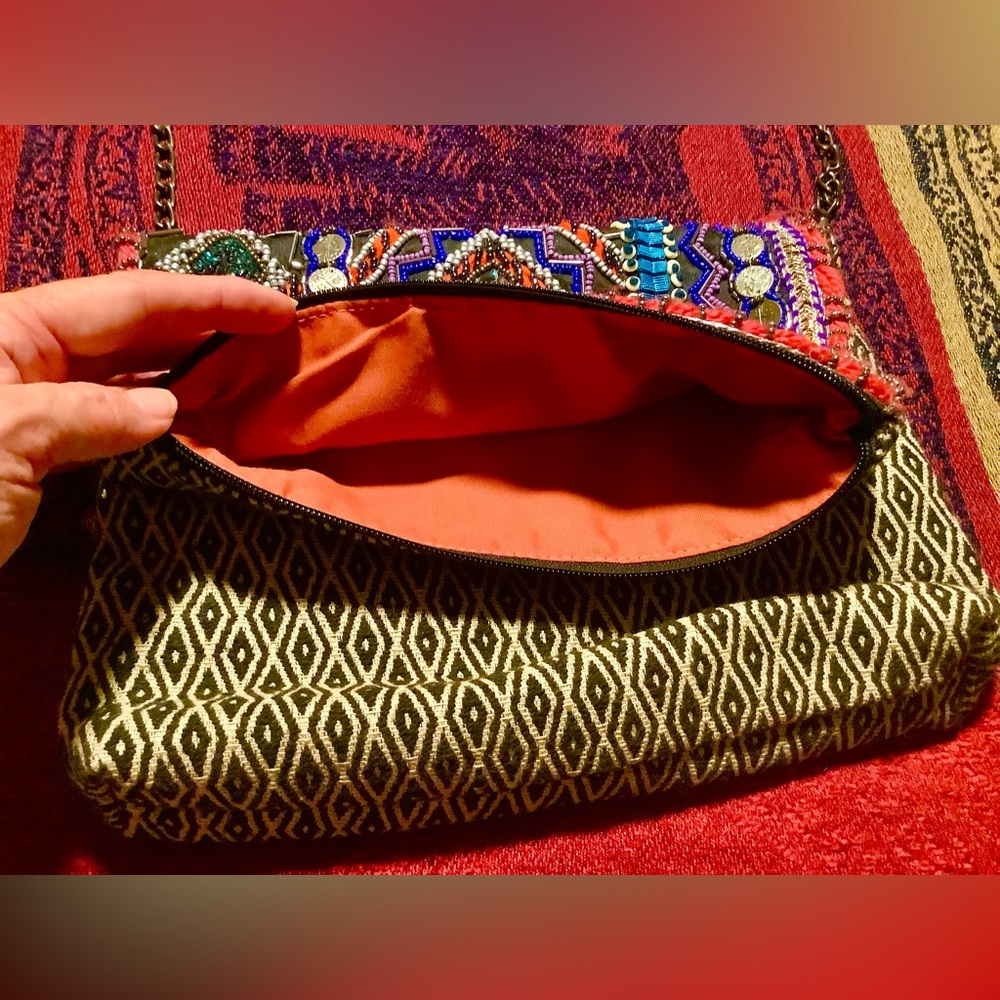 Beaded Ornate Cloth Handbag - Picture 4 of 6